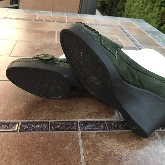 American Eagle Olive Green Wedge Shoes - Picture 5 of 8